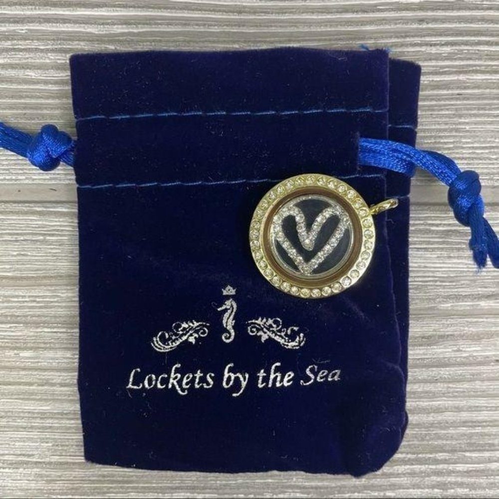 Lockets by the sea heart necklace pendant with rhinestones jewlwery